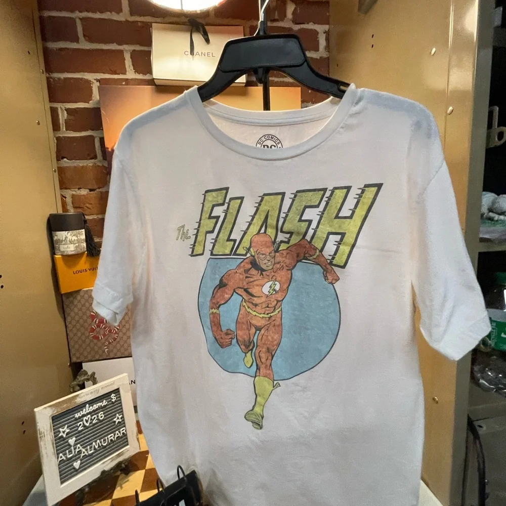 Flash - Picture 2 of 4